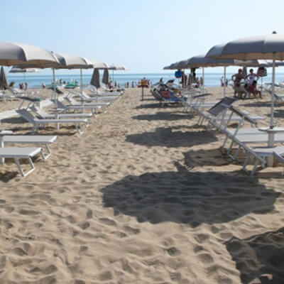 Vivere la spiaggia - Hotel Monica Rimini